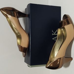 NIB Anne Klein Leather Pumps, Size 7 1/2M
